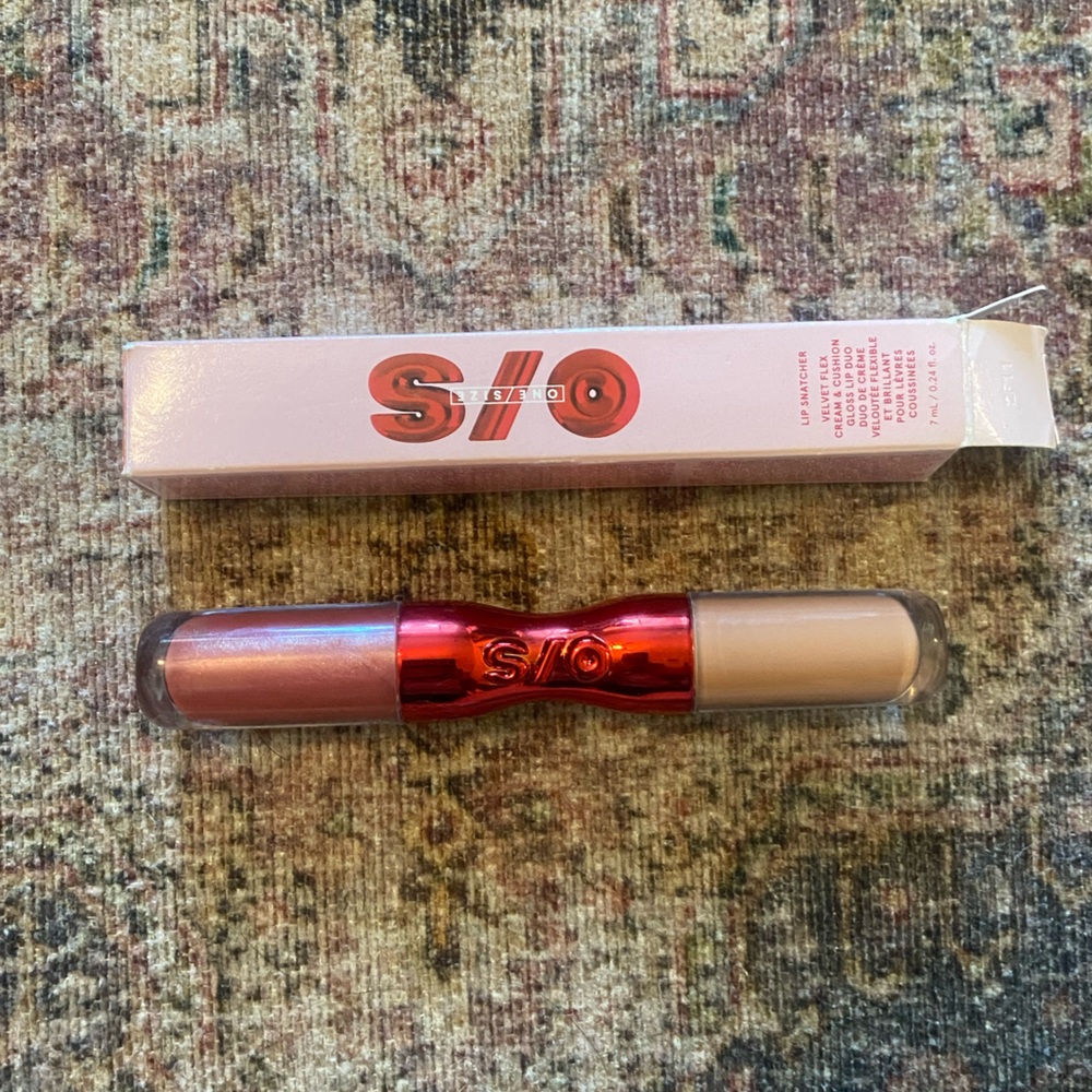 one size lip gloss (brand new)